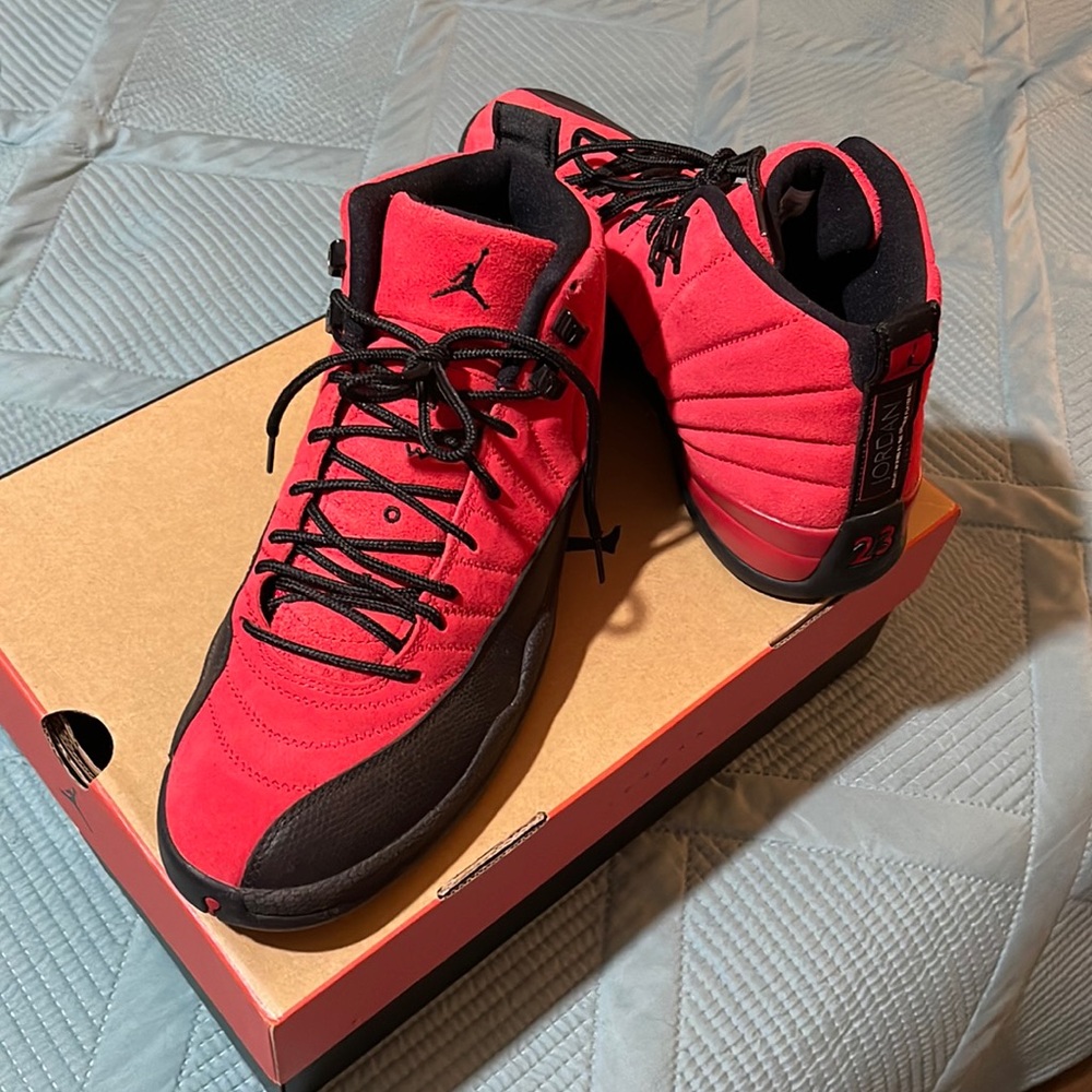 Jordan12 Retro Reverse Flu game